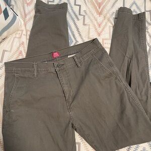 Levi's Men's Dark Olive Chinos